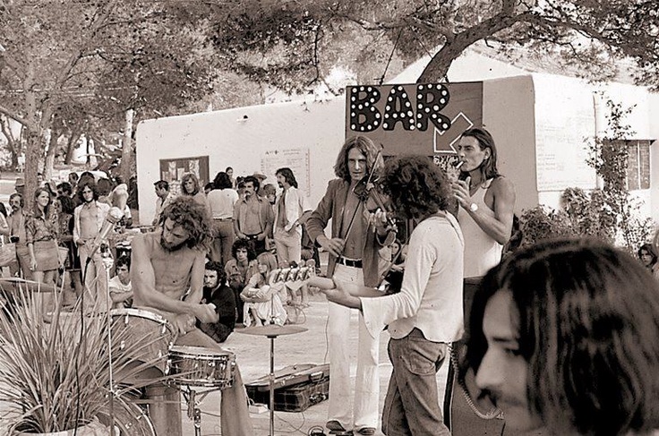 Featured image of post Fotos Hippies Ibiza Dreamcatcher and typical hippy crafts handmade in hippie market punta arab in es canar on ibiza