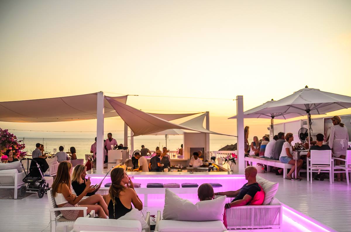 The 5 Beach Clubs of Ibiza where you will want to live - Ibiza Global TV